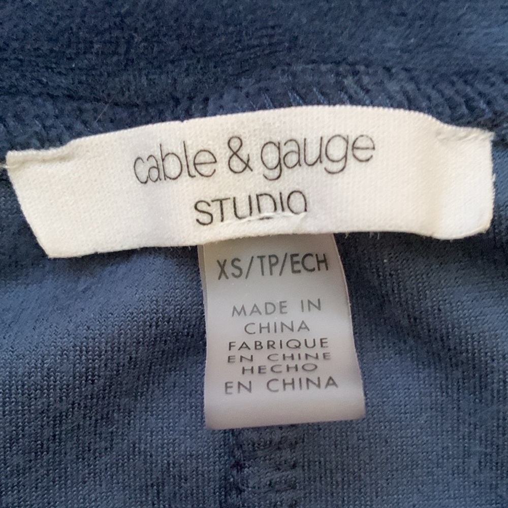 Cable & Gauge Studio Blue Velour Sweatshirt Women’s Size XS Polyester Spandex - Picture 3 of 5